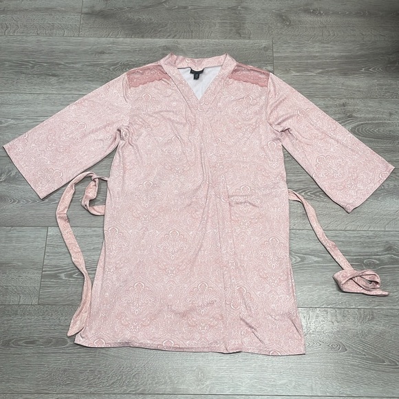 Tahari Belted Paisley Print Stretch Knit Robe Lace Shoulder Accents M - Picture 9 of 16